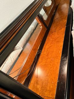 King size bedroom with mattress
