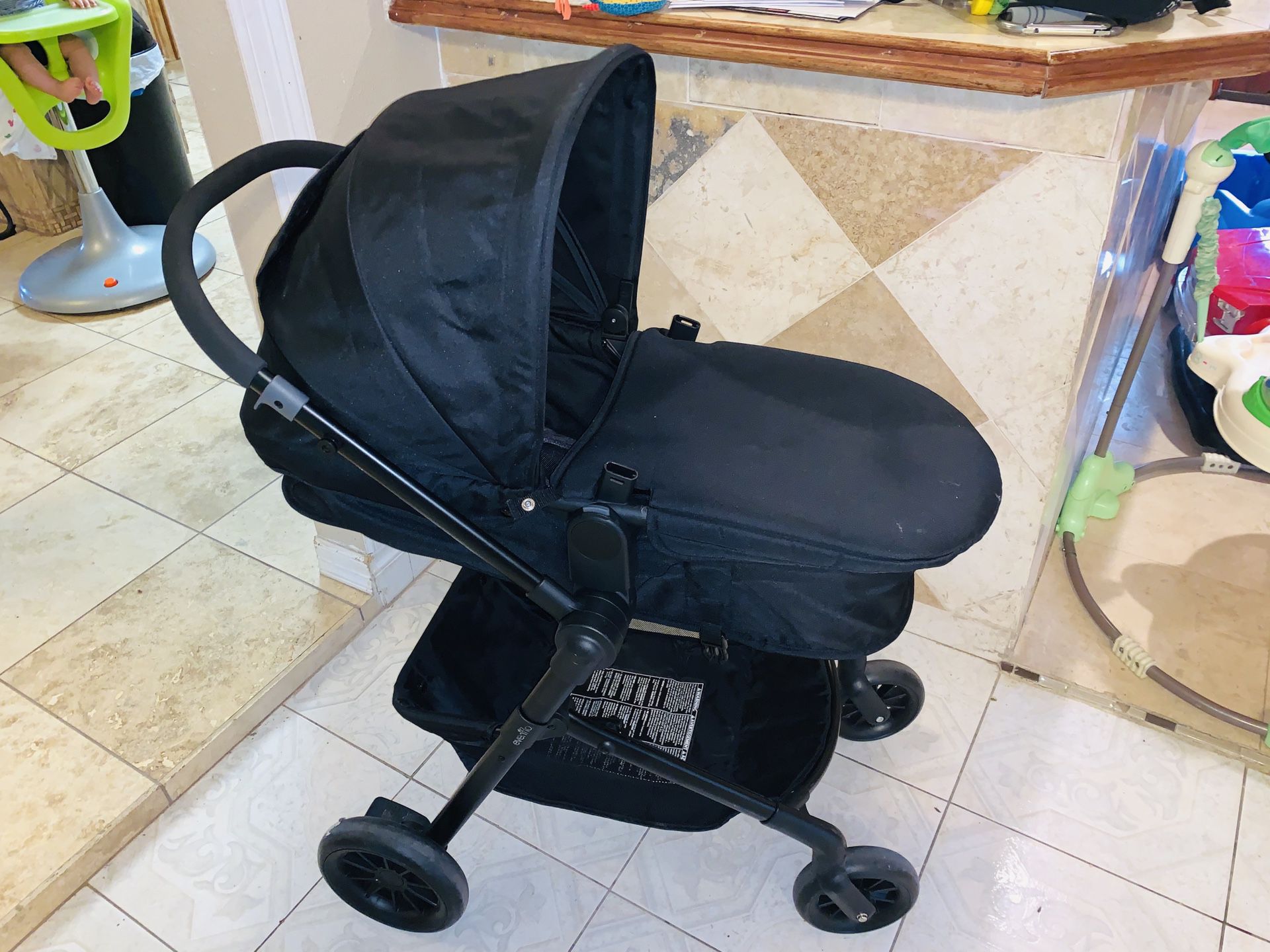 Evenflo pivot stroller and car seat