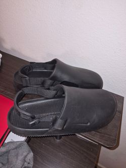 Nike mules