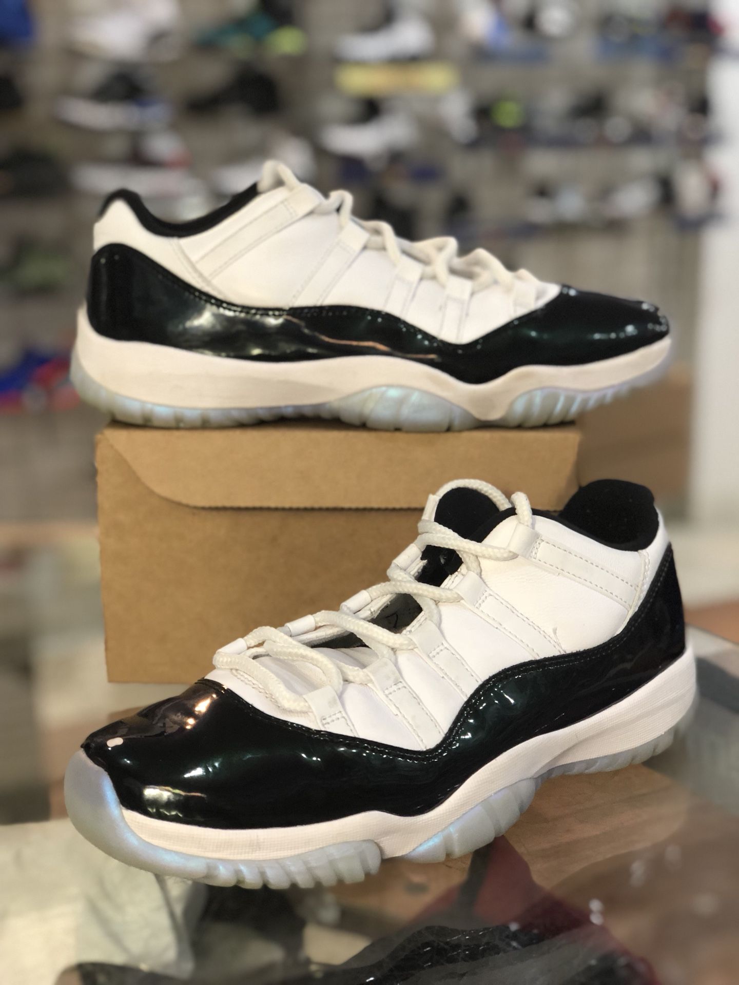 Iridescent 11 Low size 9.5