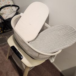 4moms Basiney And Changing Pad 