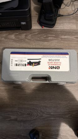 Hydraulic floor jack