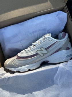 New Balance 1000 Cream Purple Sneakers