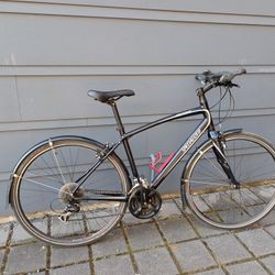 Specialized Sirrus Hybrid City Bike size Medium 