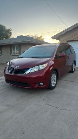2013 Toyota Sienna XLE