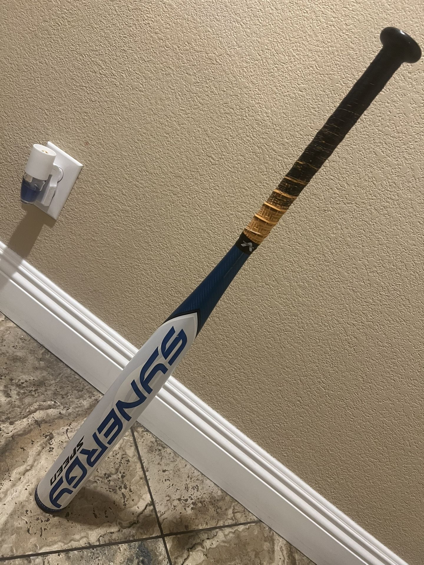 Easton Synergy 1pc Composite Softball bat