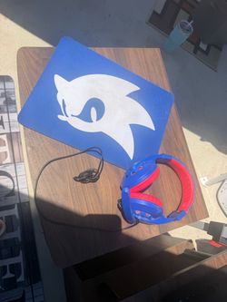 Sonic the Hedgehog Gaming Headset and Mouse Pad Bundle