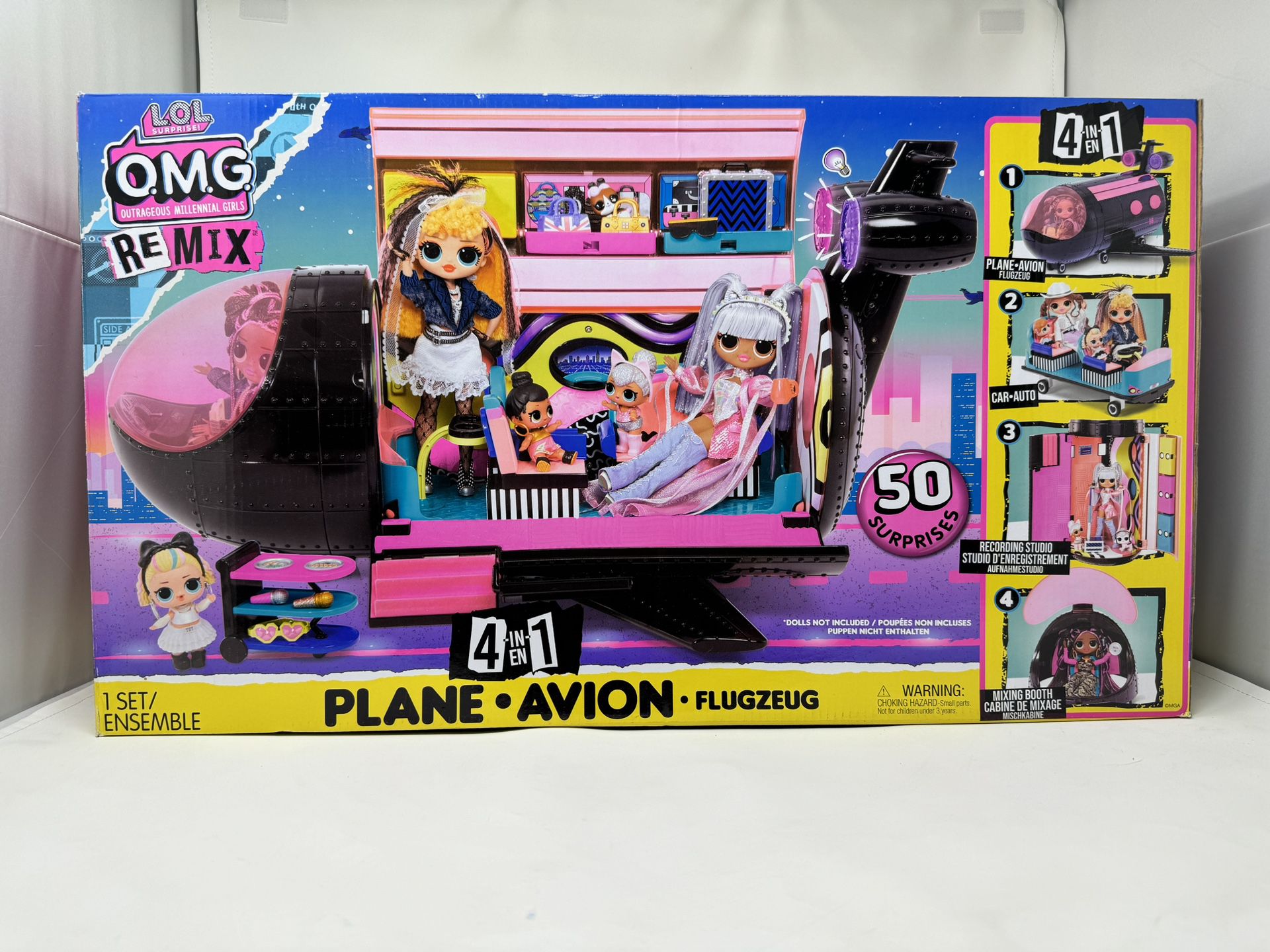 LOL Surprise OMG Remix 4-in-1 Plane Playset Transforms with 50 Surprises (Brand New)