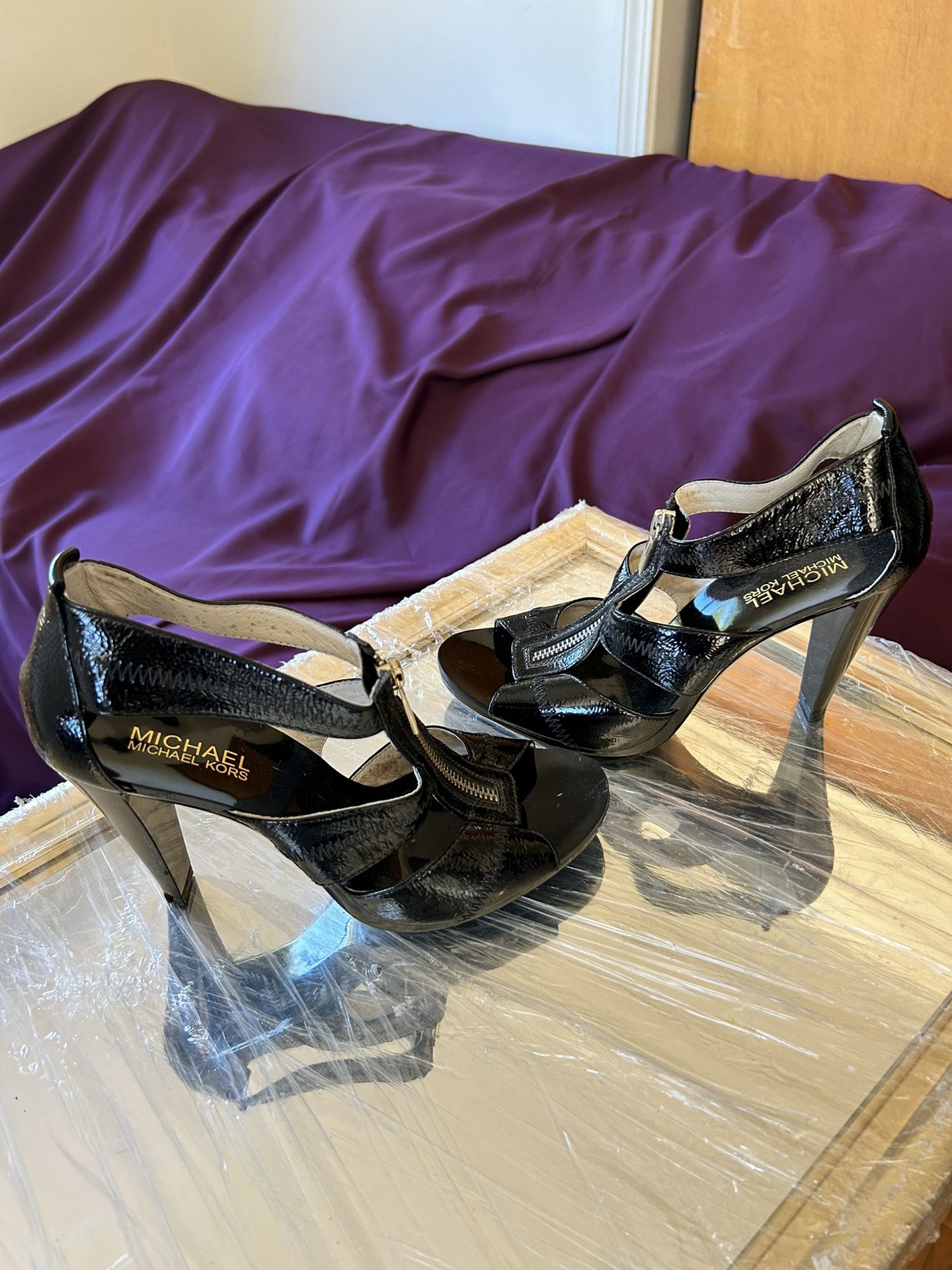 Michael Kors Zip Up Booties - New