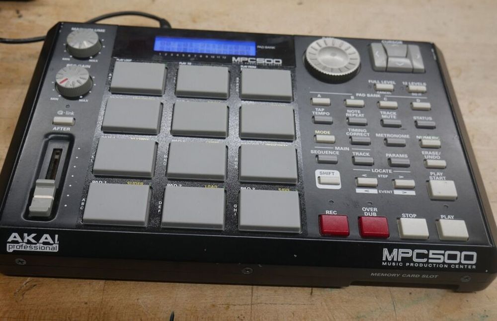 Akai MPC500 Memory Music Production center Sampler used