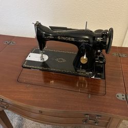 Singer Sewing Machine 