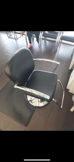 Styling chair