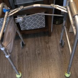 GUARDIAN FOLDABLE WALKER