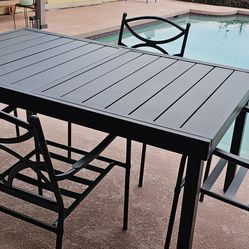 BLACK METAL PATIO FURNITURE SET.....EXPANDABLE TABLE AND 4 CHAIRS...NEW....$ 450