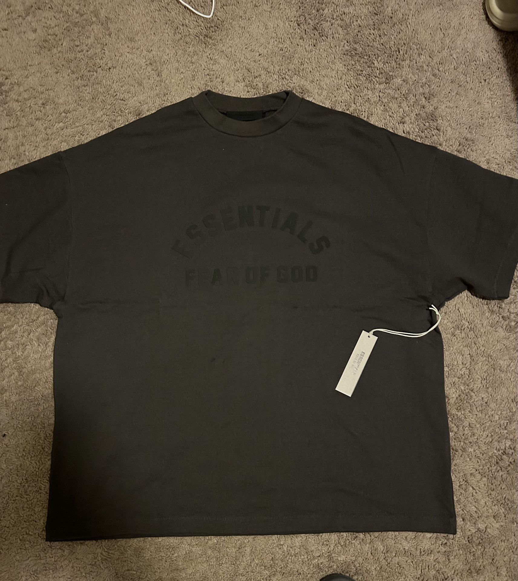 FEAR OF GOD (ESSENTIALS) Large T Shirt