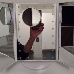 Nestling Lighted Makeup Mirror 