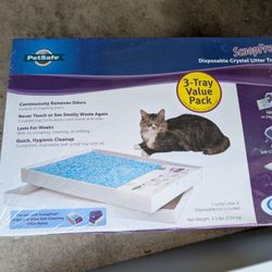 Petsafe Litter Box w/3 New Crystal Trays