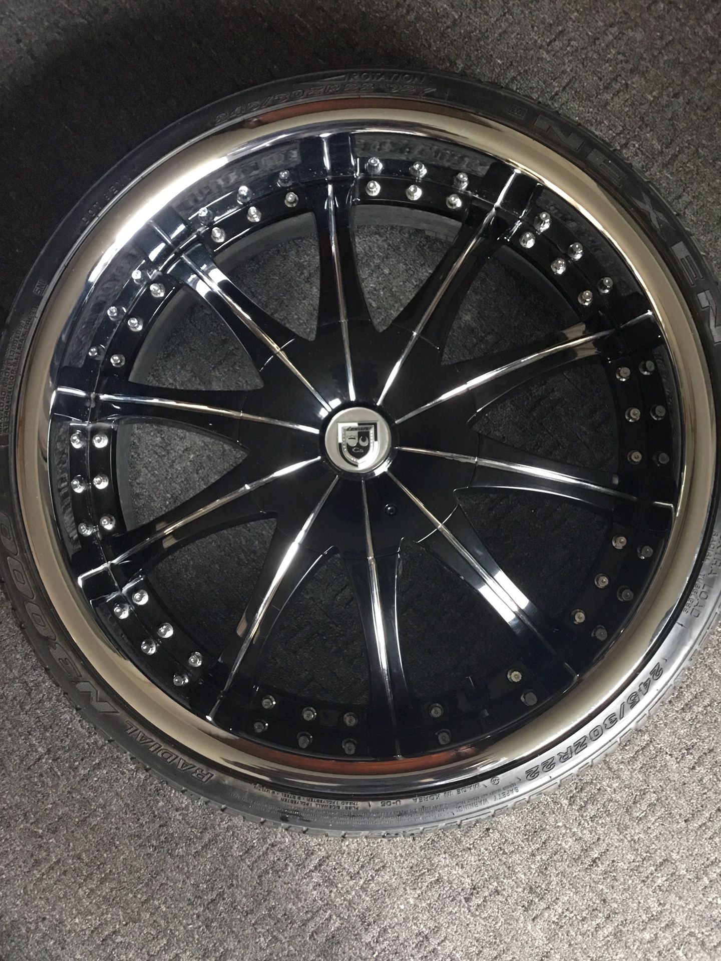 Lexani 22 inch rims with tires 5X115