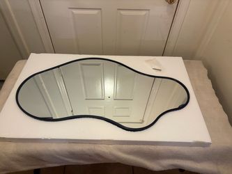 Wall mount mirror