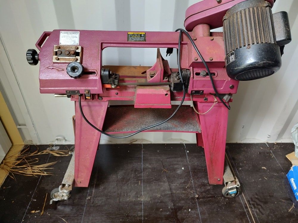 Band saw