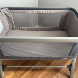  Bassinet 