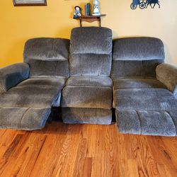 Dark Green / Brown 3 Seat Sofa Couch w/ Recliners on Ends. Woven Texture. 87x39x40H.