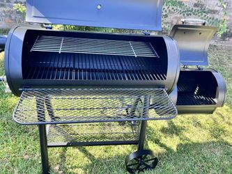 Brand new barbecue grill/charcoal grill