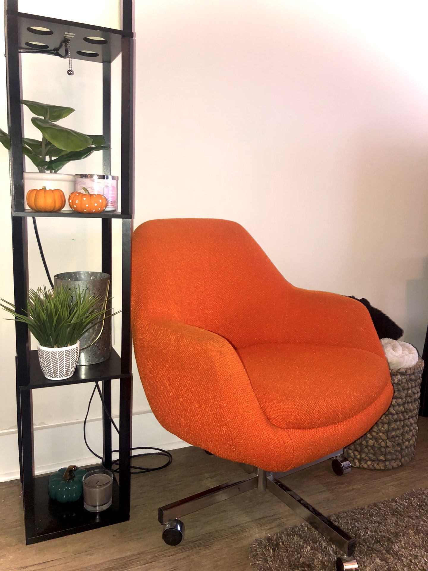 Authentic Vintage 1970s Orange Steelcase Mid-Century Swivel Lounge Office Chair