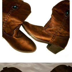 Brand New!! Cowgirl boots size 7