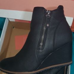 Ankel Boots Wedge SIZE 7 