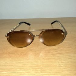 BURBERRY SUNGLASSES 