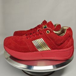 Size 6 US Women's Freshy Brites Sneakers in Red