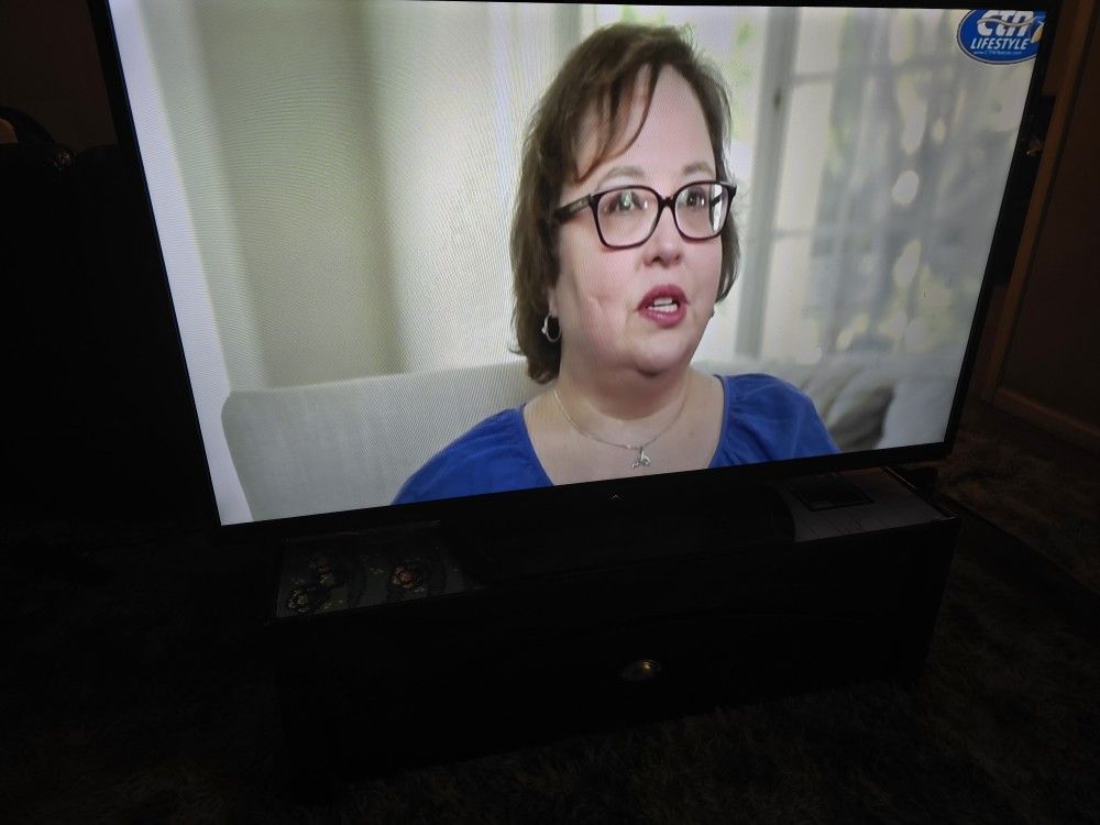 60" Vizio TV ( NOT ROKU NOT SMART) with Remote