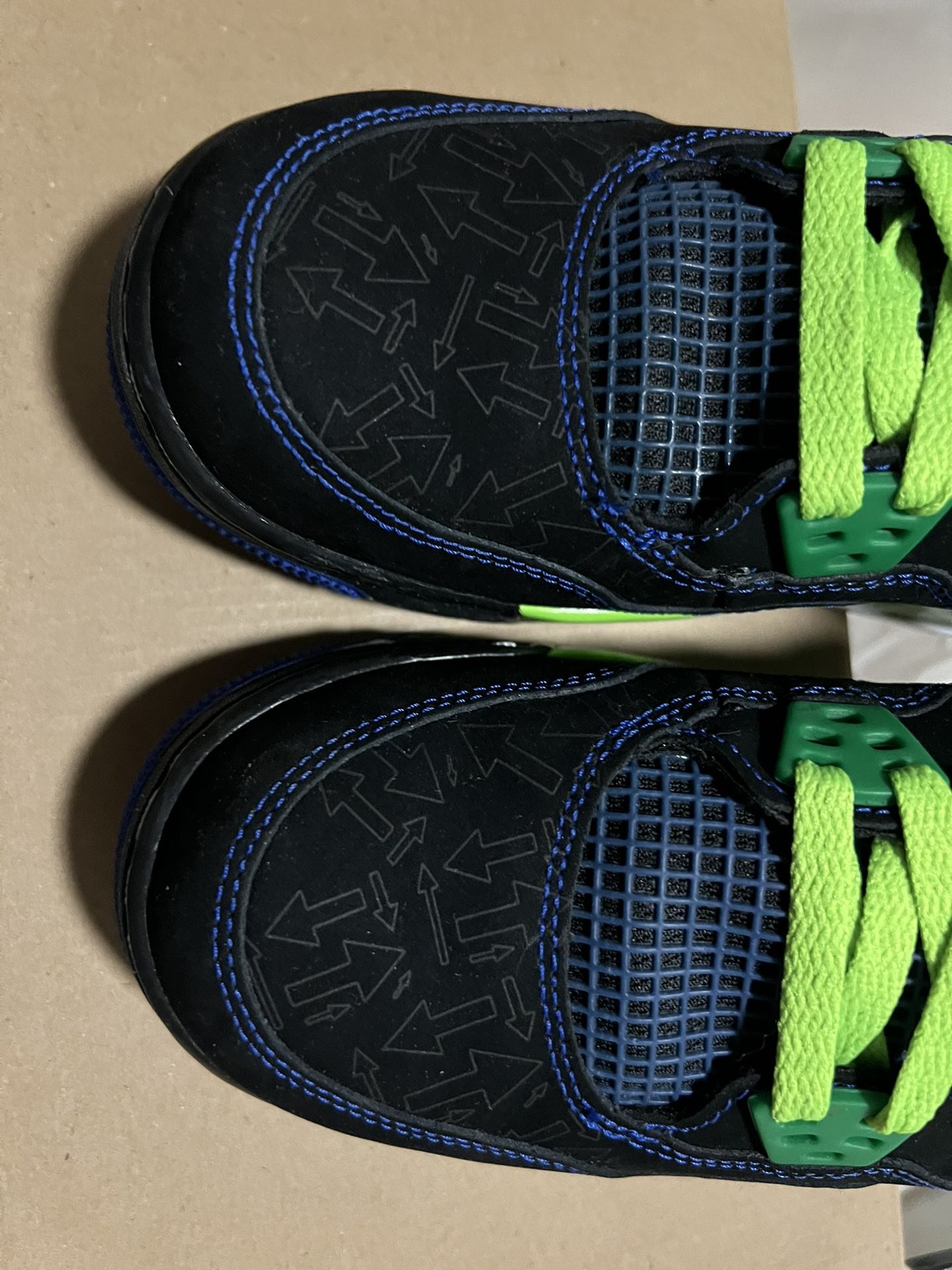 Jordan 4 Doernbechers 6.5 Youth. Deadstock 