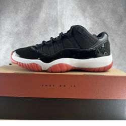 Jordan 11 Low 9.5 Men 