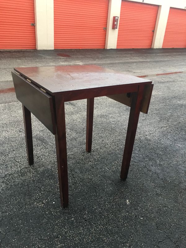 Wooden, extendable table ft. 2 chairs for Sale in Orlando, FL OfferUp