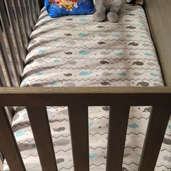 Simmons Monterey Collection Baby Crib 