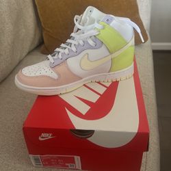Women’s Nike Dunk High - Cashmere - Size 7