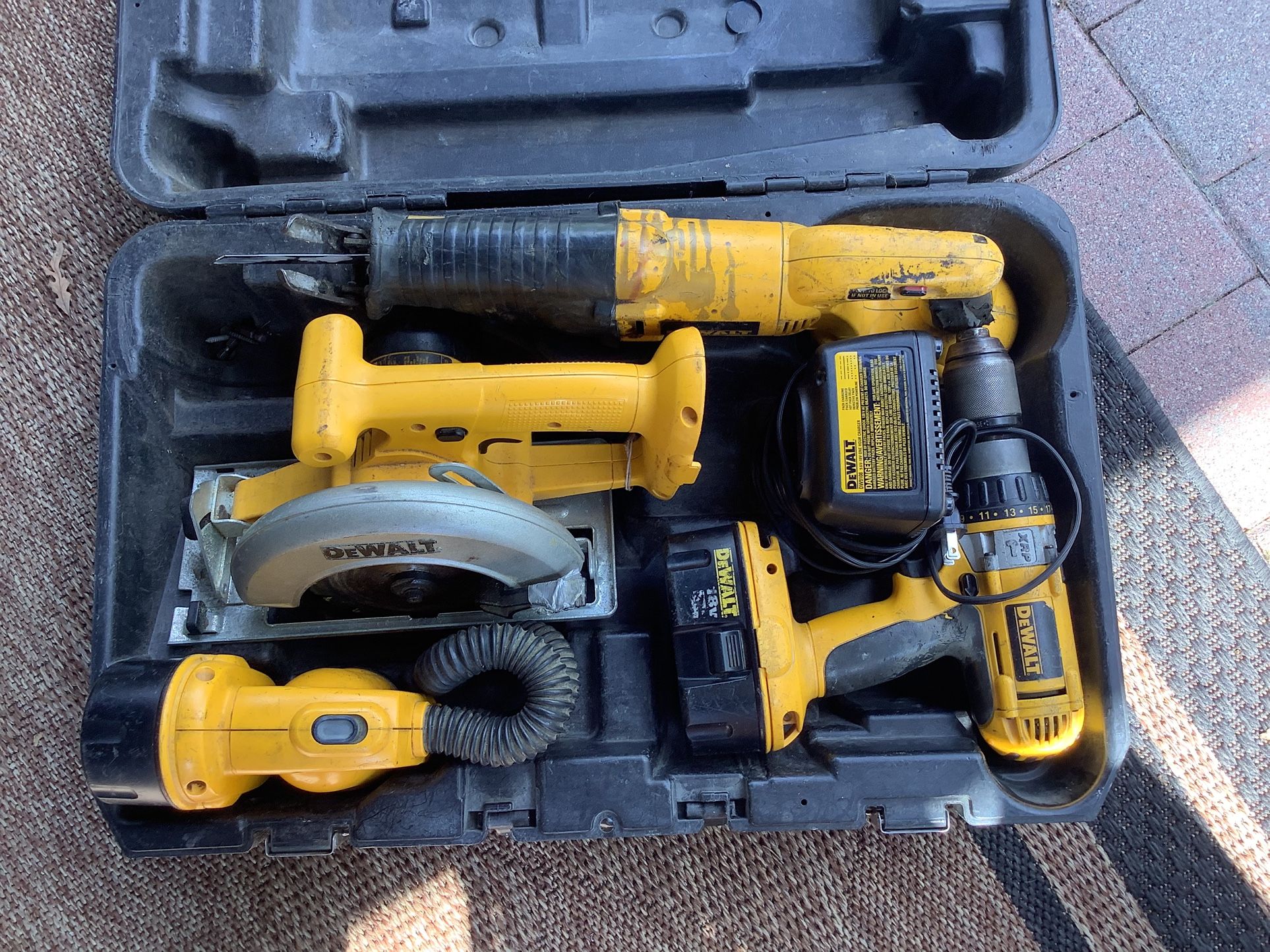 DEWALT 4 Power Tool Combo Kit, Used