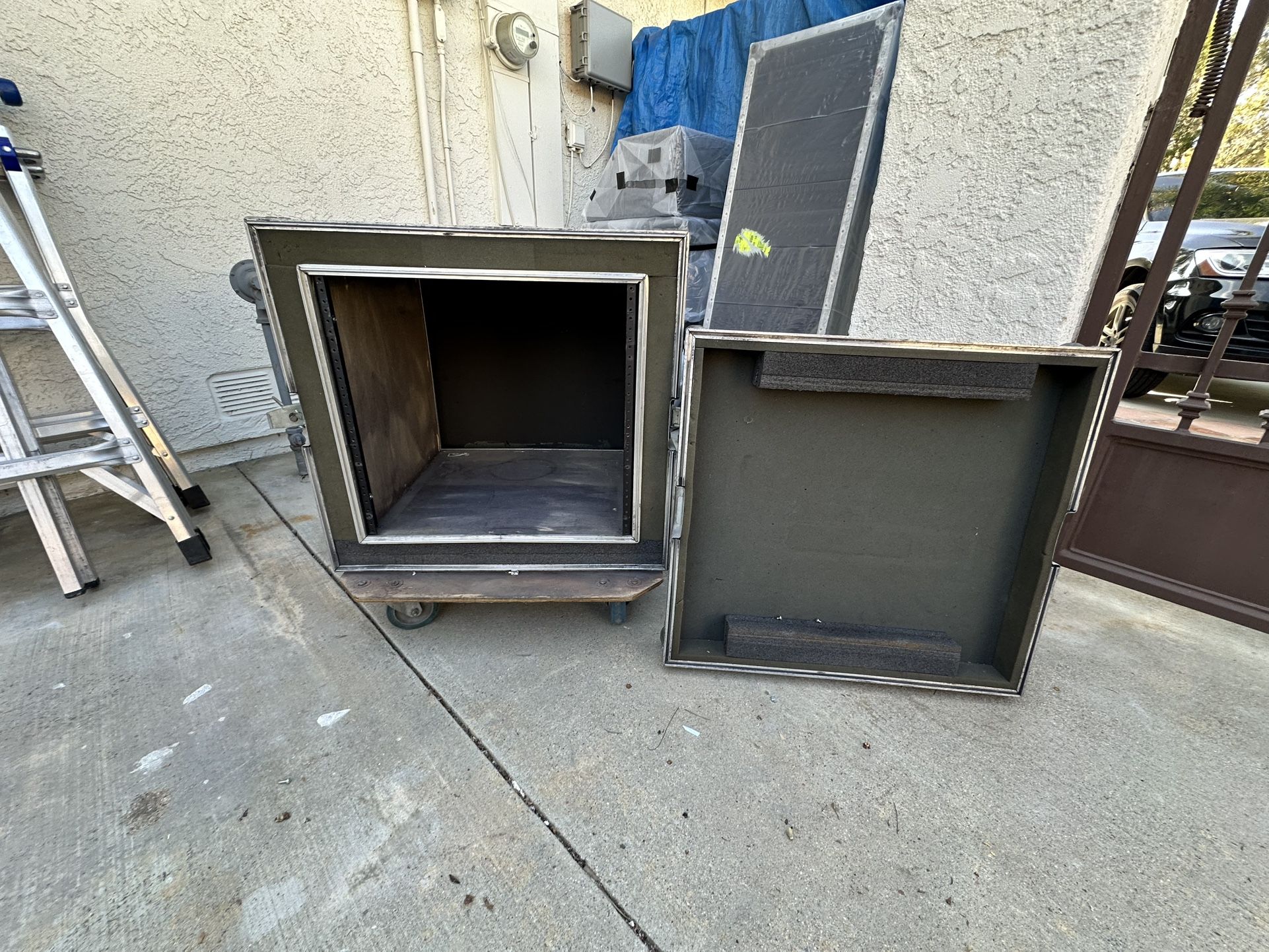 10 Space Road Case - With shock mounting