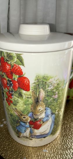 Peter Rabbit Ceramic Storage Jar with Lid