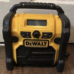 DEWALT DCR018 RADIO