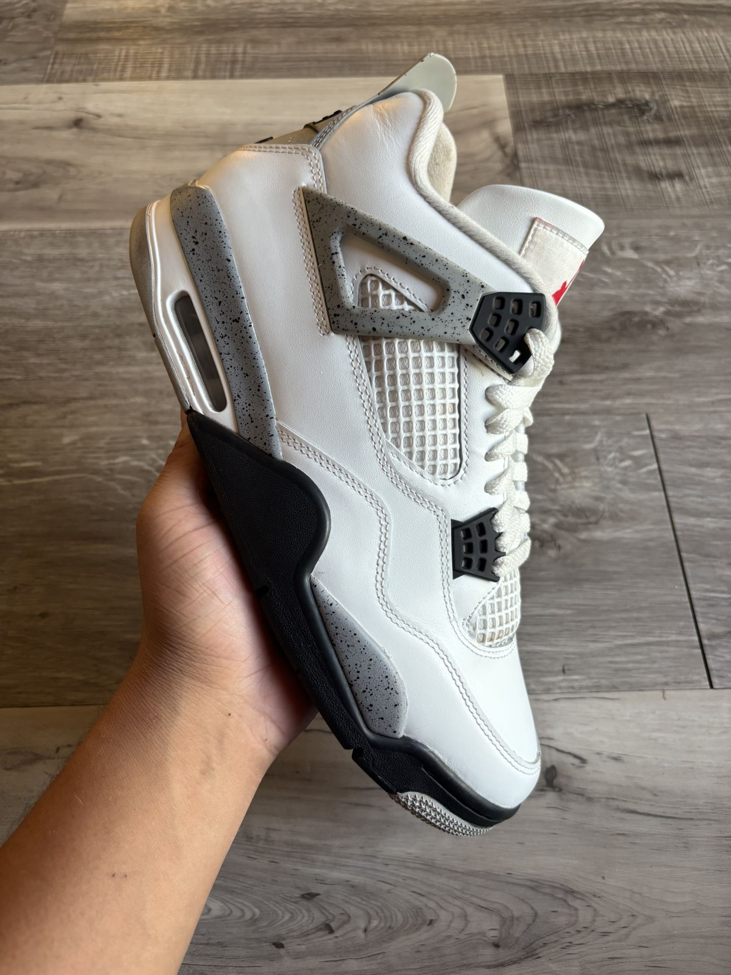 🔥 Air Jordan 4 Retro “White Cement Reimagined” 2025 – Size 10.5 (With Box