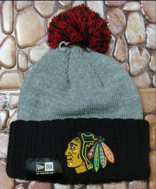 Chicago Blackhawks New Era 2Tone "CHICAGO CITY FLAG PATCH" Cuffed Beanie W/Pom (NWT) EXTREMELY RARE!👀🤯Please Read Description.