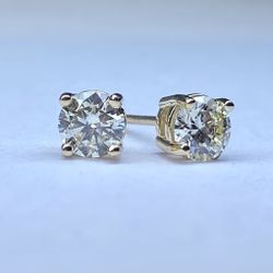 .86 Ct VVS Diamond Earrings 