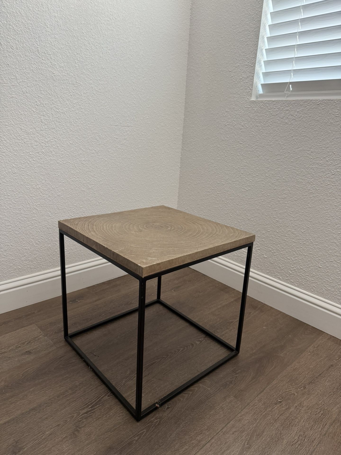 Little Table(s)