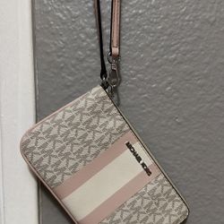 pink michael kors wristlet