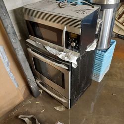 Electric Glass Top Range And Microwave 