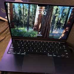 MacBook Air M3 2024