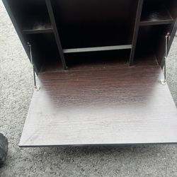 Kids wall mounted small desk